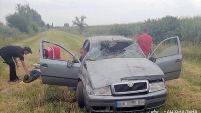 На Хмельниччині перекинулося авто, в якому їхала компанія чоловіків напідпитку, - поліція