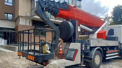 На Полтавщині двоє працівників впали з висоти та отримали травми