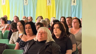громадські обговорення, зал, люди