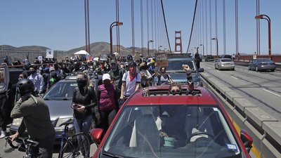 У США десятки тисяч людей вийшли на мирний протест проти расизму та свавілля поліції У США десятки тисяч людей вийшли на мирний протест проти расизму та свавілля поліції