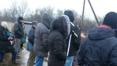 Ні проїхати, ні пройти: через що мешканець села з Харківщини підпалив двері обладміністрації Ні проїхати, ні пройти: через що мешканець села з Харківщини підпалив двері обладміністрації