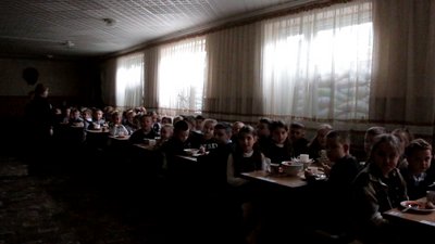 "Потрібно ефективно використовувати світловий день". Як у школах на Буковині проводять заняття при знеструмленні "Потрібно ефективно використовувати світловий день". Як у школах на Буковині проводять заняття при знеструмленні