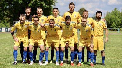 Зірки тернопільського футболу перемогли команду "Іскра" з Теофіполя