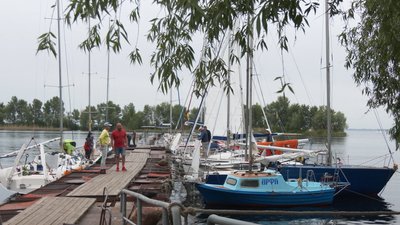 Перегони під вітрилами: у Черкасах відбулася регата пам'яті Олександра Савінського Перегони під вітрилами: у Черкасах відбулася регата пам'яті Олександра Савінського