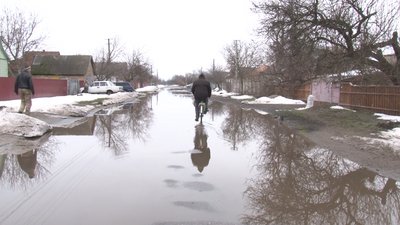 У селі на Черкащині щороку вулиця перетворюється на "озеро"