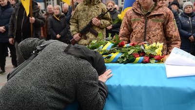 У Рівному попрощалися з військовим Олександром Жовтянським У Рівному попрощалися з військовим Олександром Жовтянським