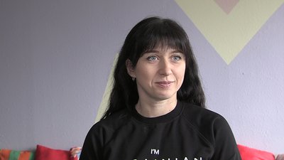 У Запоріжжі комунальне приміщення переобладнали на шелтер для переселенців У Запоріжжі комунальне приміщення переобладнали на шелтер для переселенців