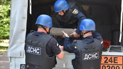В Одесі на території лікарні знайшли артснаряд часів Другої світової війни В Одесі на території лікарні знайшли артснаряд часів Другої світової війни