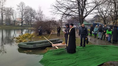 У львівському парку організували пірнання на Водохреща: як це було У львівському парку організували пірнання на Водохреща: як це було