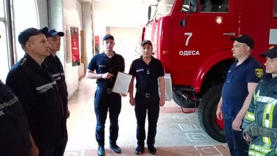 Рятувальника, який гасив пожежу в Одеському коледжі, нагородили орденом "За мужність" Рятувальника, який гасив пожежу в Одеському коледжі, нагородили орденом "За мужність"