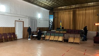 Довибори у Верховну Раду: група нардепів від "Слуги народу" приїхала на Франківщину Довибори у Верховну Раду: група нардепів від "Слуги народу" приїхала на Франківщину