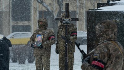 В Ужгороді попрощалися із захисником Тарасом Поповичем В Ужгороді попрощалися із захисником Тарасом Поповичем