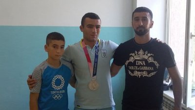 Срібний призер Олімпіади Парвіз Насібов приїхав до Миколаєва провідати рідних