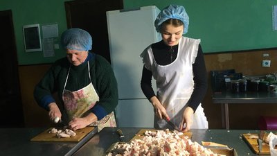 Облаштували капличку та укриття: як приймають людей з різних регіонів у Вінниці Облаштували капличку та укриття: як приймають людей з різних регіонів у Вінниці