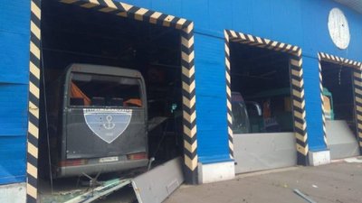 В Маріуполі окупанти планують використовувати для пропаганди клубні автобуси ФК "Маріуполь"