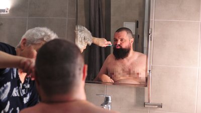 іван космина, інвалідність, паралізована людина, як чистити зуби, людина з інвалідністю