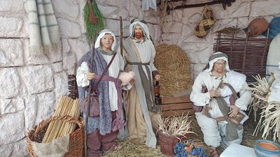 Грінч, Фердинад та Майк Вазовський: новорічні фотозони у Вінниці Грінч, Фердинад та Майк Вазовський: новорічні фотозони у Вінниці
