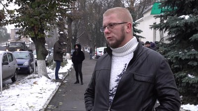 Підозрюваного у вбивстві журналіста Василя Сергієнка відпустили із черкаського слідчого ізолятора Підозрюваного у вбивстві журналіста Василя Сергієнка відпустили із черкаського слідчого ізолятора
