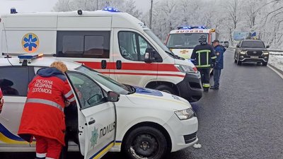 У місті на Тернопільщині авто зіткнулося з автобусом: є травмовані У місті на Тернопільщині авто зіткнулося з автобусом: є травмовані
