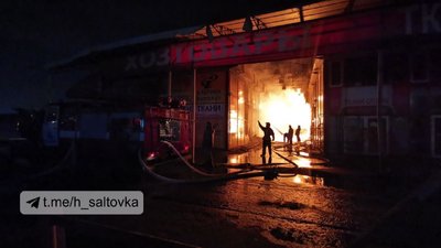 Пожежа на ринку Барабашово у Харкові: 25 магазинів знищено, досі тліє