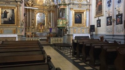 Цьогоріч Великдень святкуватимуть у храмах без вірян: освятити кошики можна буде онлайн
