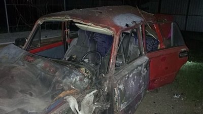 Автівка після атаки БпЛА по Семенівці на Чернігівщині вночі 25 травня 2026 року