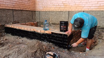 У дитячій поліклініці Полтави облаштовують укриття У дитячій поліклініці Полтави облаштовують укриття