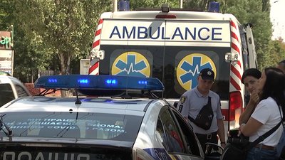 Три штрафи за годину: у Херсоні перевіряли як водії реагують на машини швидкої допомоги