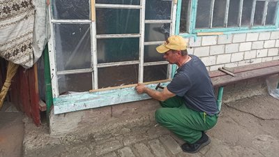"Мене підкинуло на ліжку, я вибігла в сорочці надвір". Жителька Кіровоградщини про ракетний обстріл