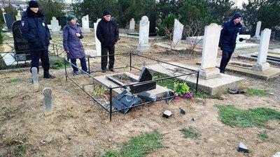В Криму вандали осквернили мусульманське кладовище