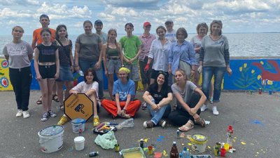У Світловодську на Кіровоградщині малюють мурал на набережній