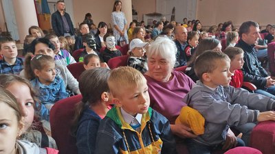 У селищі на Волині 300 дітей прийшли на виставу Волинського лялькового театру У селищі на Волині 300 дітей прийшли на виставу Волинського лялькового театру
