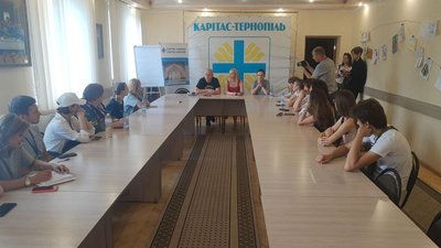 У Тернополі відкрили волонтерський центр
