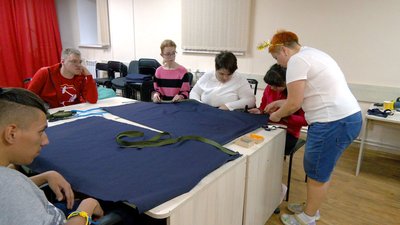 “У мене була мрія допомогти захисникам”: у Вінниці в центрі реабілітації “Гармонія” шиють ноші для оборонців “У мене була мрія допомогти захисникам”: у Вінниці в центрі реабілітації “Гармонія” шиють ноші для оборонців