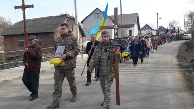 На Тернопільщині в останню дорогу провели п'ятьох загиблих бійців