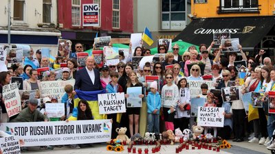 Миколаївські біженці долучилися до акції в Ірландії проти російської збройної агресії