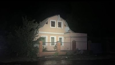 пошкоджений будинок