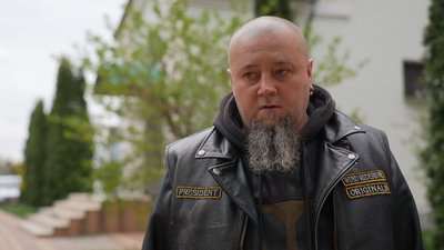 "Десантник, байкер, дайвер". У Сумах провели в останню путь захисника Ігоря Коломійця "Десантник, байкер, дайвер". У Сумах провели в останню путь захисника Ігоря Коломійця