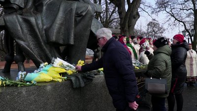 “Боріться — поборемо, вам Бог помагає”: У Чернігові відзначили 209 річницю від дня народження Шевченка “Боріться — поборемо, вам Бог помагає”: У Чернігові відзначили 209 річницю від дня народження Шевченка