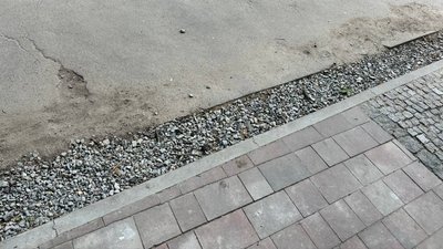 Пересування людей на кріслах колісних: реалії доступності в Житомирі Пересування людей на кріслах колісних: реалії доступності в Житомирі