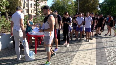 У Херсоні відбувся забіг пам'яті "Шаную воїнів, біжу за героїв України"