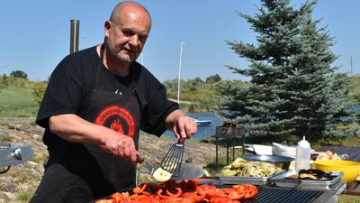 "А на десерт — буряк та вареники з чорносливом". Досліджуємо галицьку кухню з кулінаром Тарасом Пожаром "А на десерт — буряк та вареники з чорносливом". Досліджуємо галицьку кухню з кулінаром Тарасом Пожаром