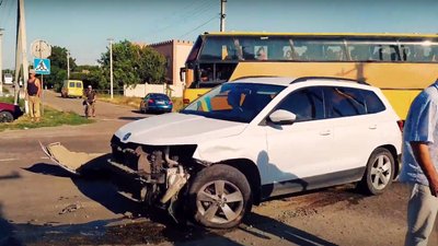 Поблизу курорту в Херсонській області сталась ДТП Поблизу курорту в Херсонській області сталась ДТП