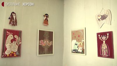Історія українського одягу: на Херсонщині відкрилась виставка Олени Колодич