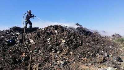 На Одещині горіло сміттєзвалище: вогонь охопив 2000 кв.м, рятувальники назвали причину