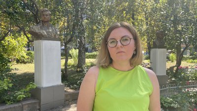 У центрі Харкова вимагають демонтувати погруддя молодогвардійців на алеї поблизу будинку "Слово" У центрі Харкова вимагають демонтувати погруддя молодогвардійців на алеї поблизу будинку "Слово"