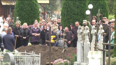 На Львівщині поховали 22-річного Ростислава Булія, який загинув у авіакатастрофі на Харківщині На Львівщині поховали 22-річного Ростислава Булія, який загинув у авіакатастрофі на Харківщині