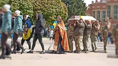 На Чернігівщині попрощалися з солдатом Семеном Хавлуком, який загинув у бою на Донеччині На Чернігівщині попрощалися з солдатом Семеном Хавлуком, який загинув у бою на Донеччині