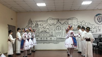 В Ужгородській школі мистецтв організували благодійний концерт для дітей військових В Ужгородській школі мистецтв організували благодійний концерт для дітей військових