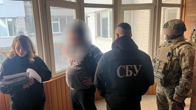 Підробляли документи: пʼятеро вінничан допомагали військовозобовʼязаним виїхати з країни Підробляли документи: пʼятеро вінничан допомагали військовозобовʼязаним виїхати з країни